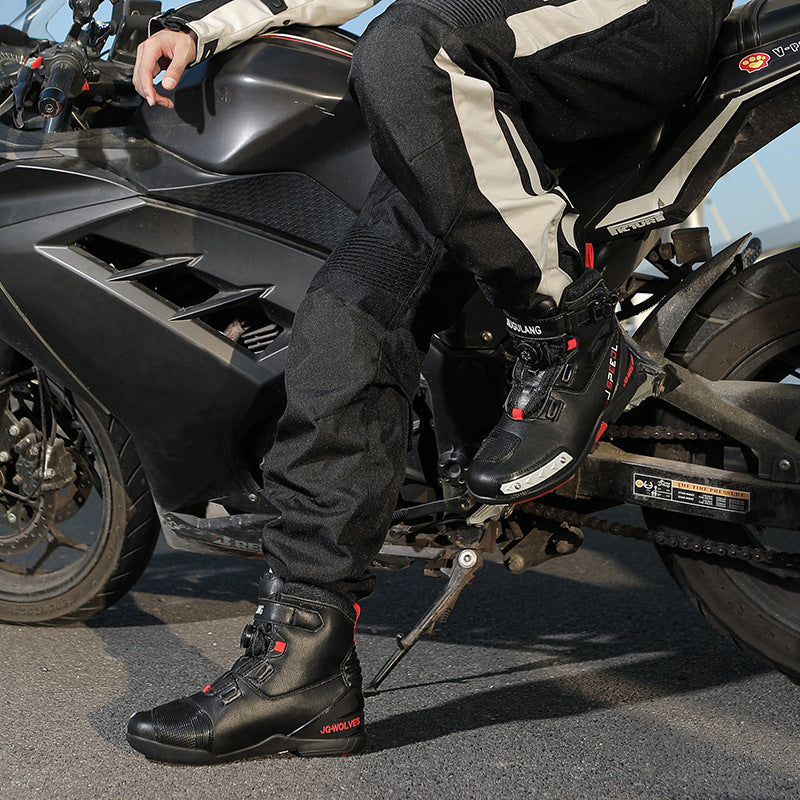 “Men’s waterproof knight-style motorcycle boots in black and white with ankle protection and non-slip sole – Trend Step”